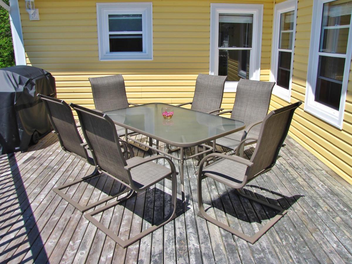 Larinda'S Landing Oceanfront Cottages Halifax Bagian luar foto