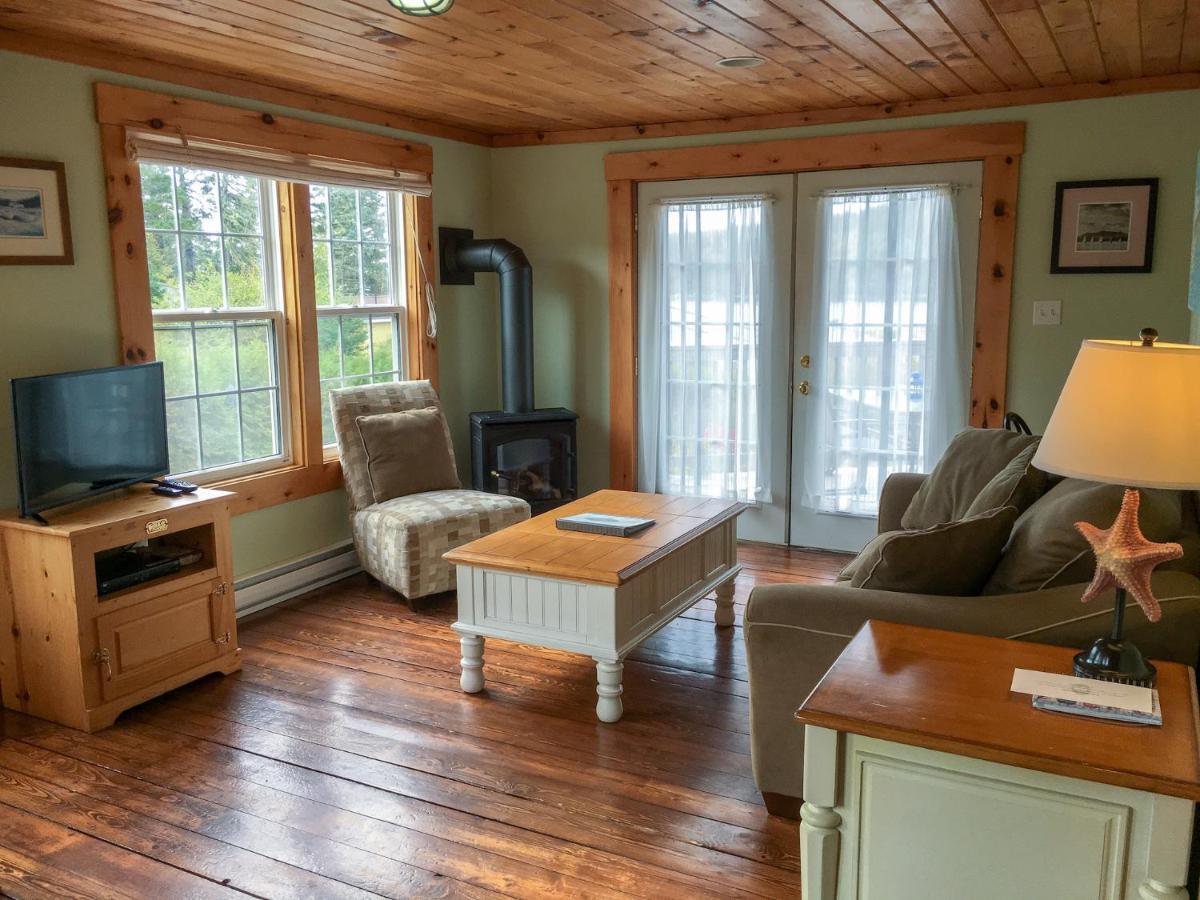 Larinda'S Landing Oceanfront Cottages Halifax Bagian luar foto