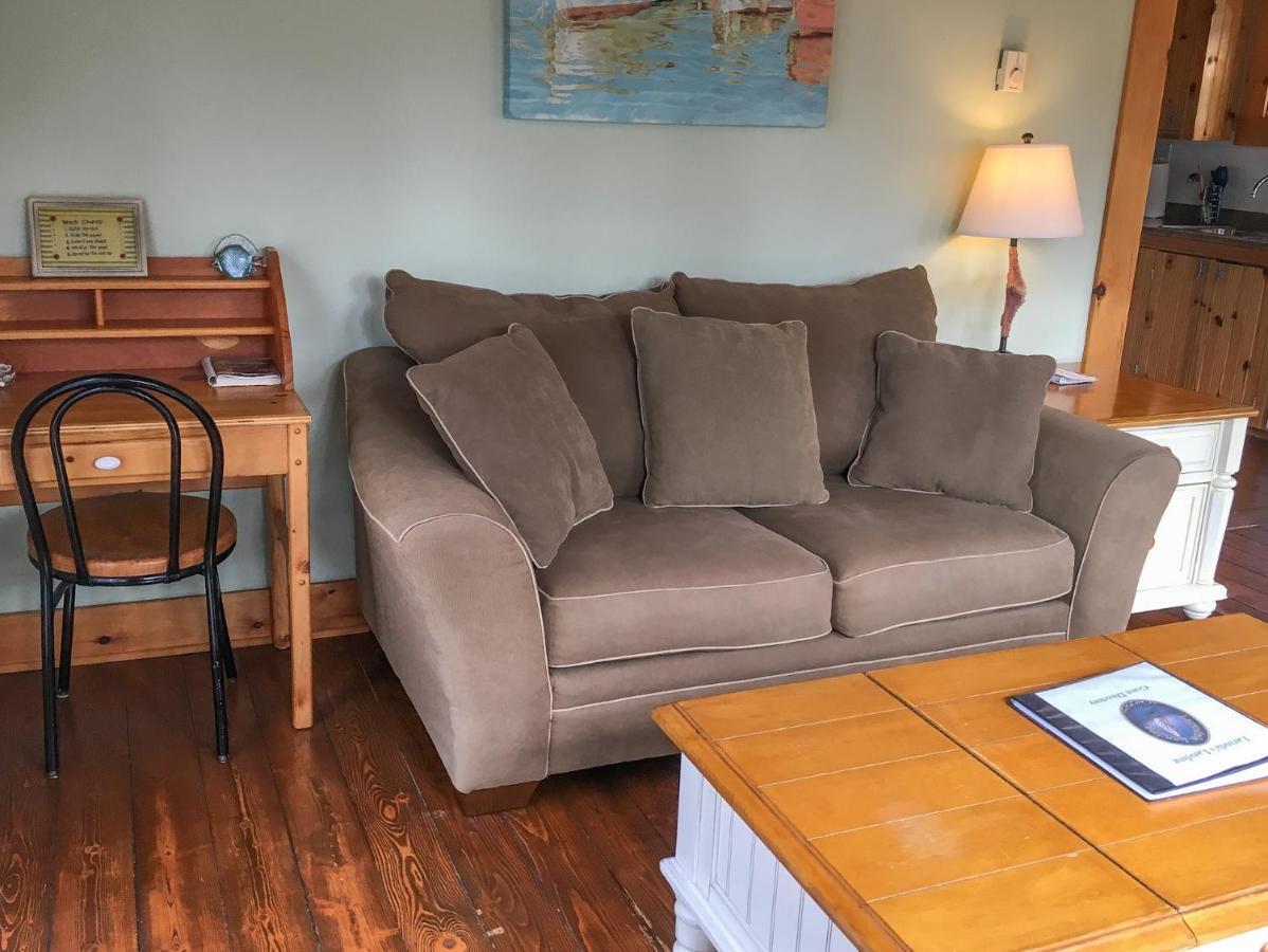 Larinda'S Landing Oceanfront Cottages Halifax Bagian luar foto