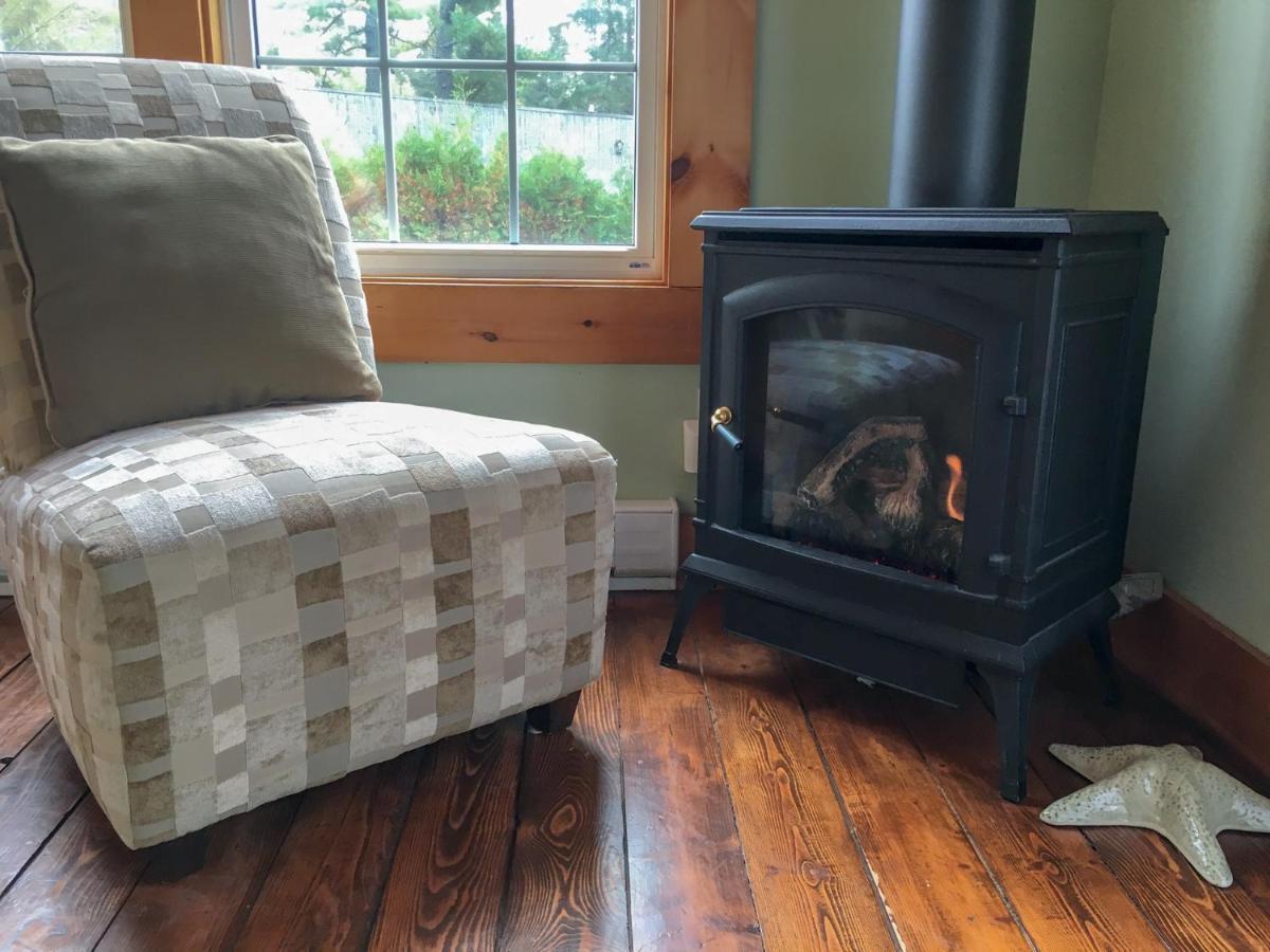 Larinda'S Landing Oceanfront Cottages Halifax Bagian luar foto
