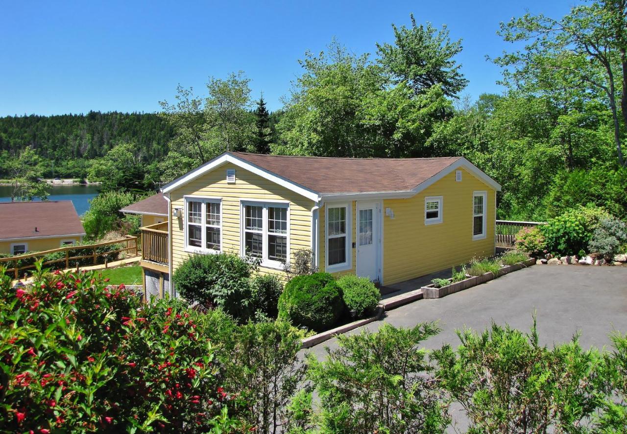 Larinda'S Landing Oceanfront Cottages Halifax Bagian luar foto