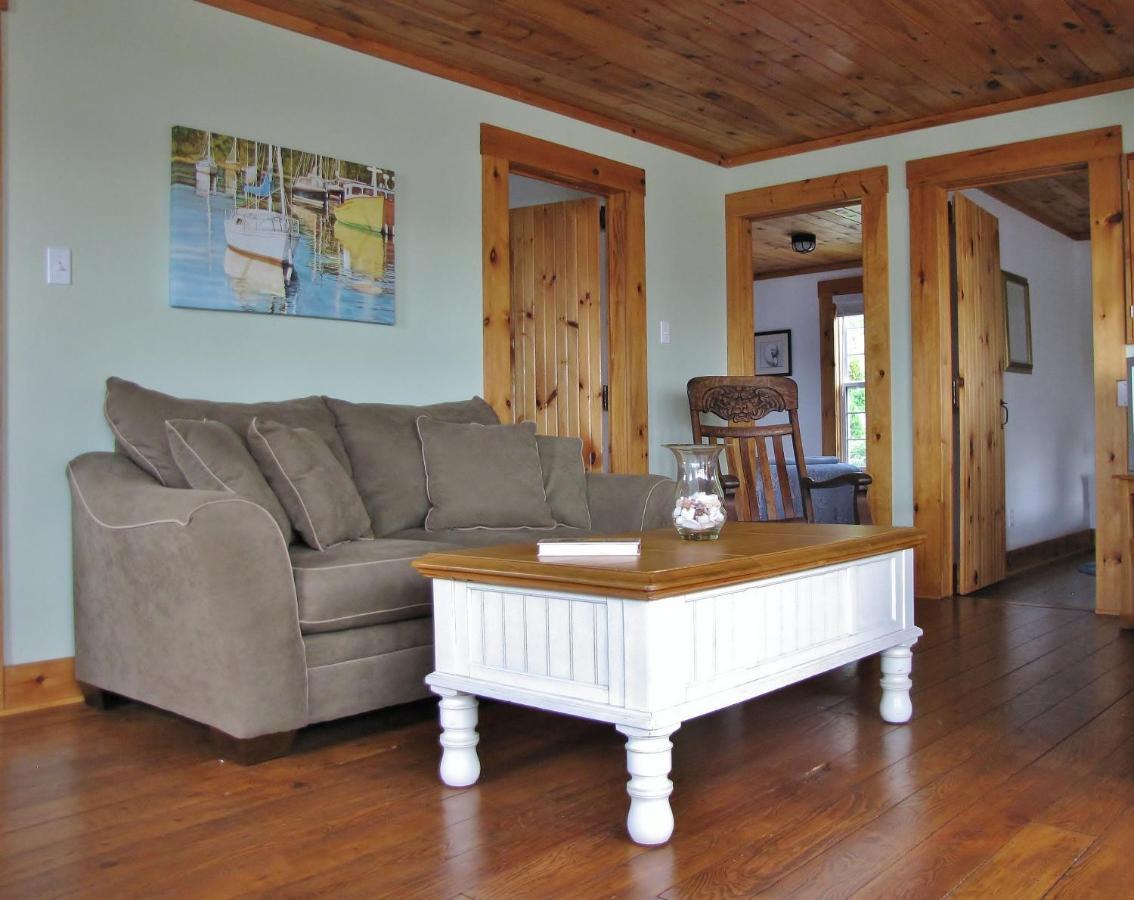 Larinda'S Landing Oceanfront Cottages Halifax Bagian luar foto