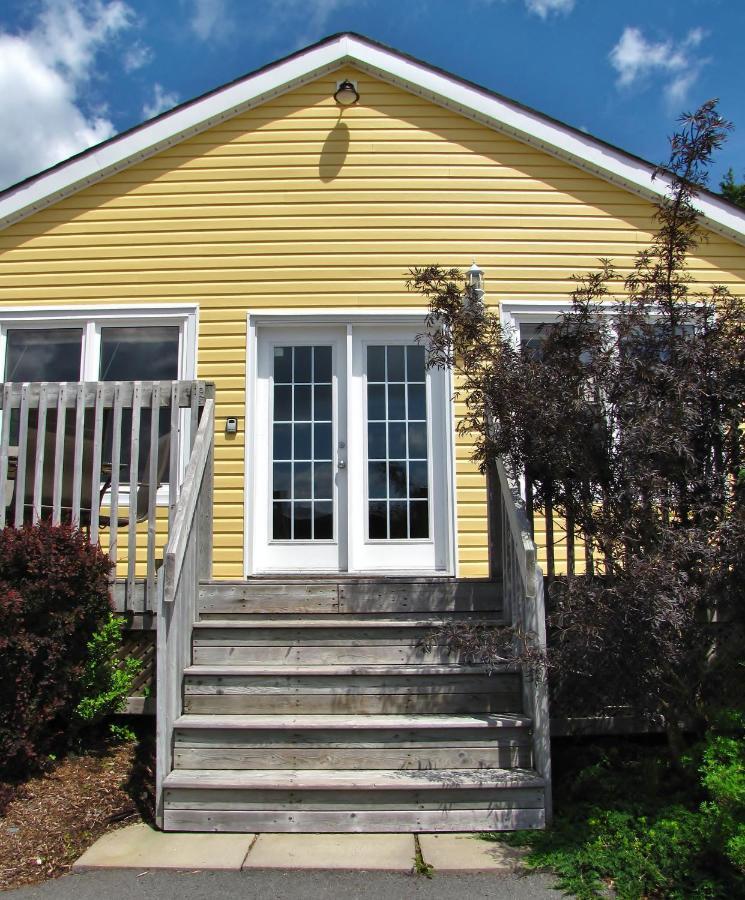 Larinda'S Landing Oceanfront Cottages Halifax Bagian luar foto