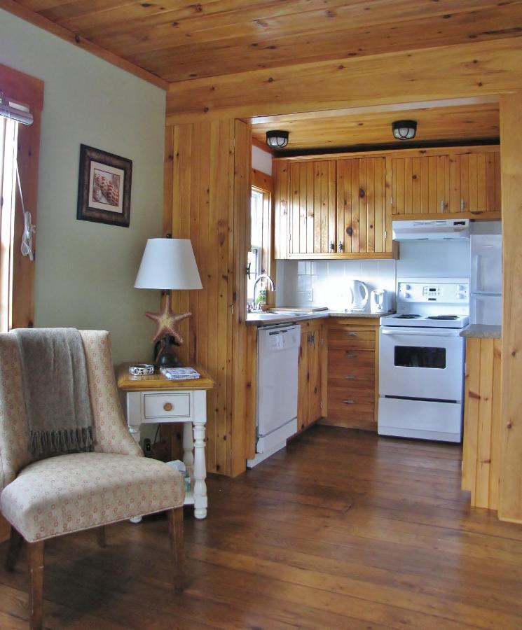 Larinda'S Landing Oceanfront Cottages Halifax Bagian luar foto