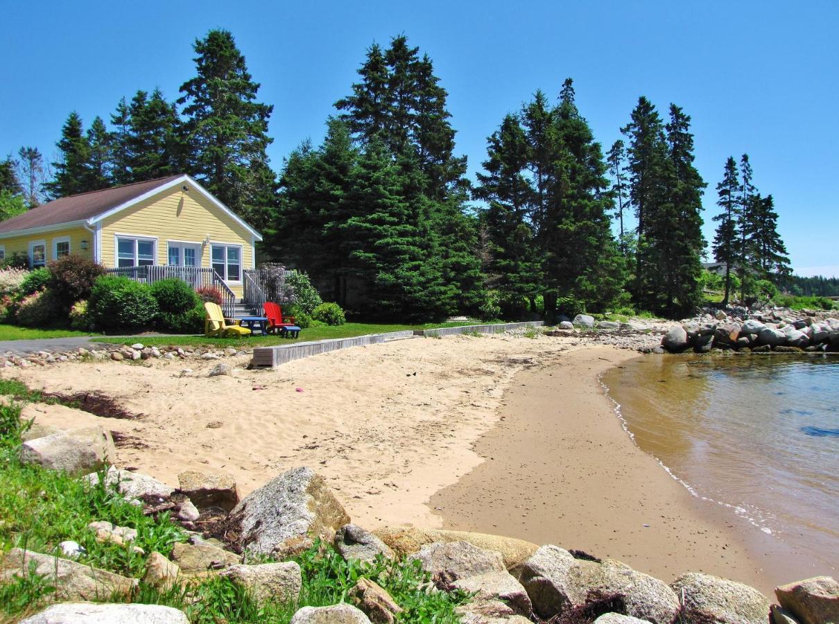 Larinda'S Landing Oceanfront Cottages Halifax Bagian luar foto
