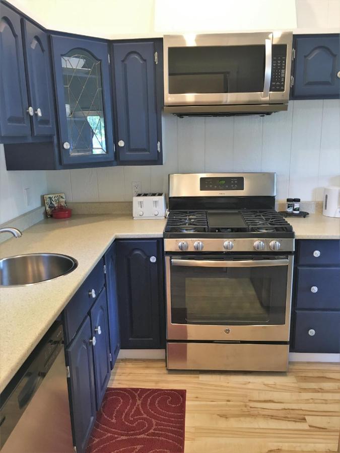 Larinda'S Landing Oceanfront Cottages Halifax Bagian luar foto