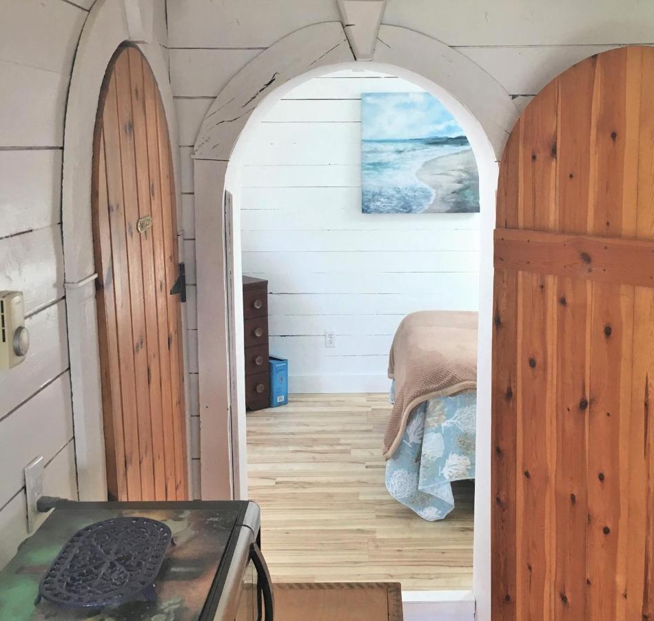 Larinda'S Landing Oceanfront Cottages Halifax Bagian luar foto